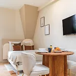 Charming Air-Conditioned Studio