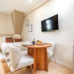 Charming Air-Conditioned Studio